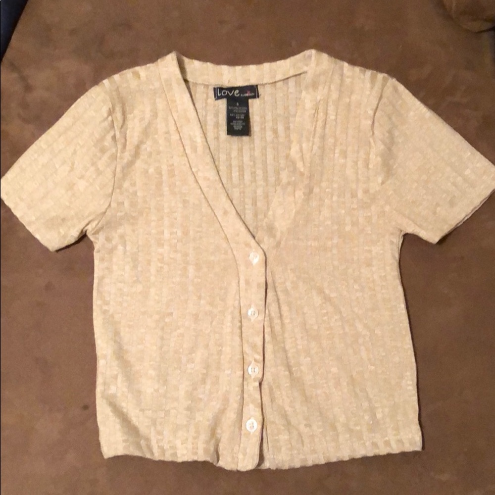 Tight fitted crop v-neck
